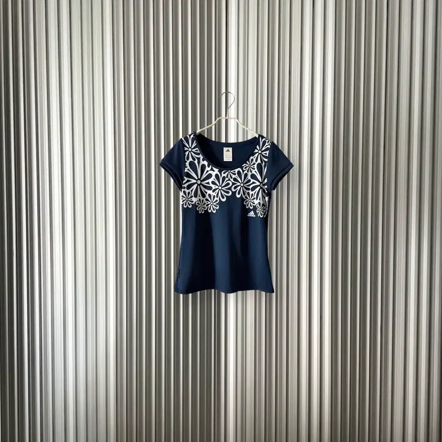 adidas top