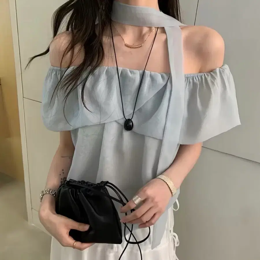 오프숄더 블라우스 + 초커 세트