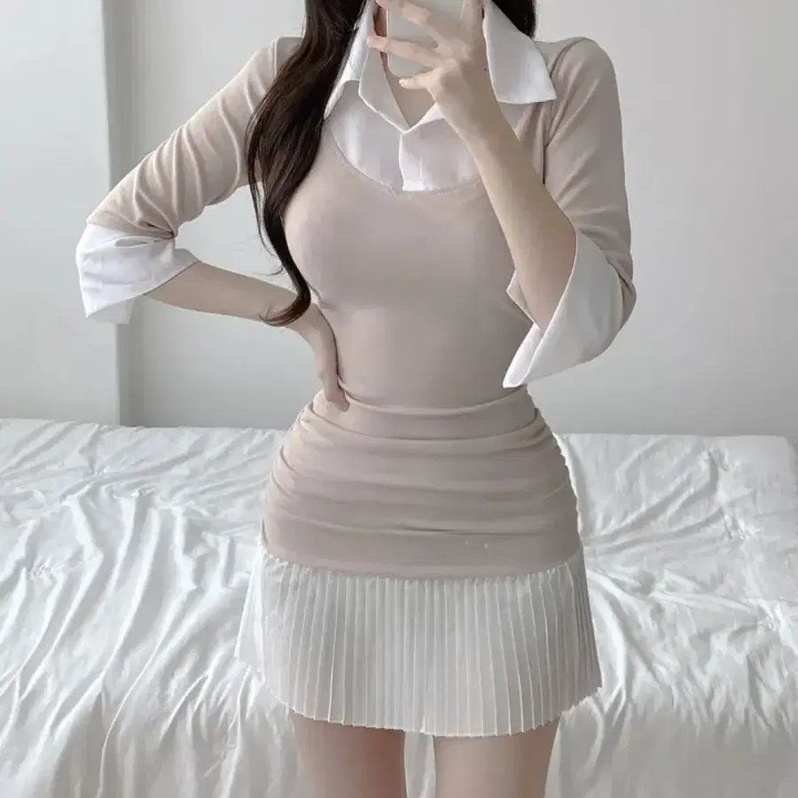 새상품 베이지 셔링 셔츠 레이어드 미니 플리츠 원피스 에이블리 지그재그