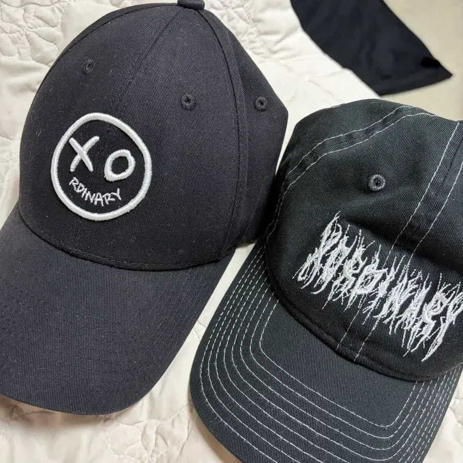 엑스오디너리 모자 2종