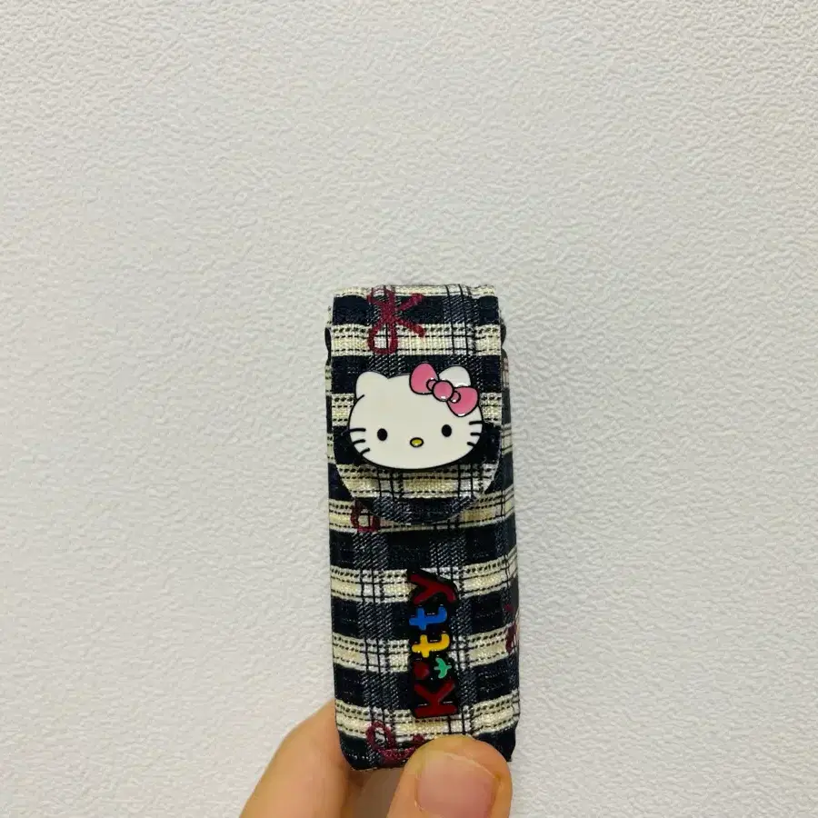(새상품)키티 립스틱 케이스 팝니다