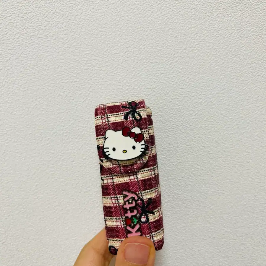(새상품)키티 립스틱 케이스 팝니다