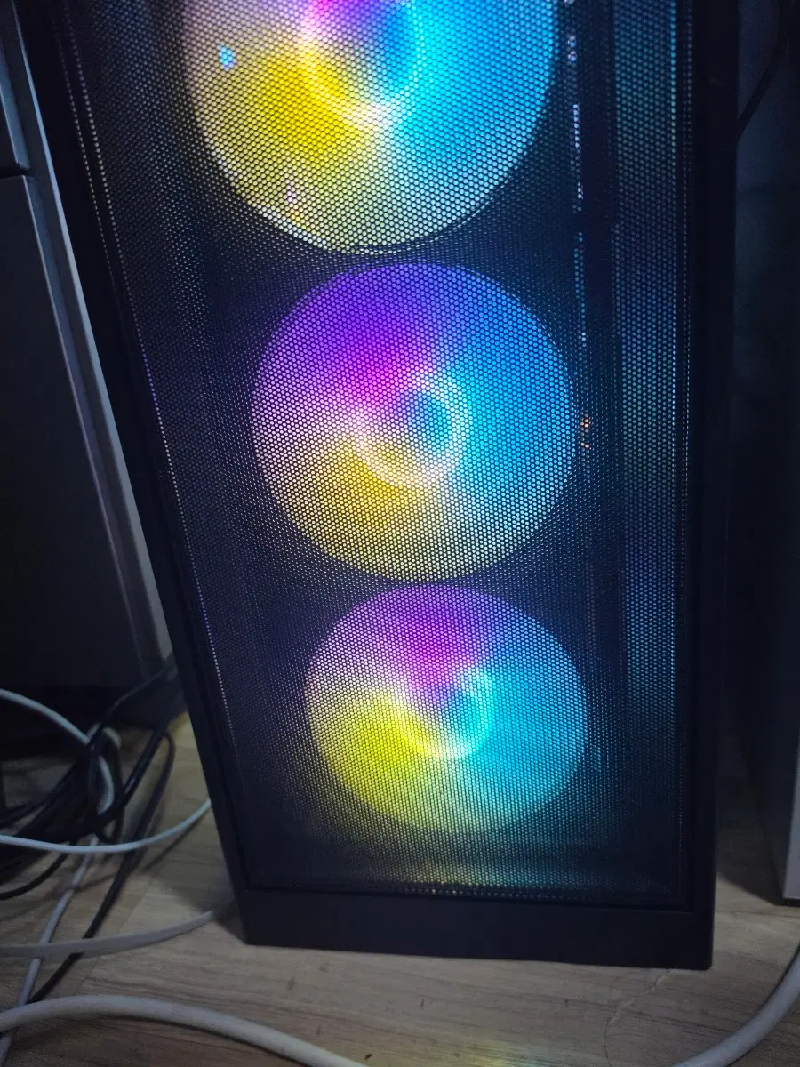 (올해7월구매)9800x3d 5060ti 32gb 1tb