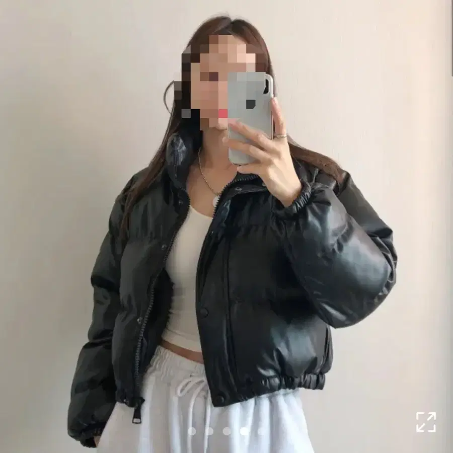 블랙 레더 크롭 숏패딩