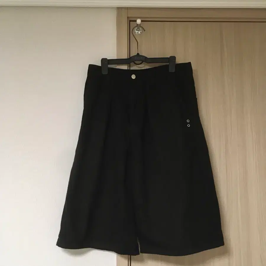 더콜디스트모먼트 Denim half pants black