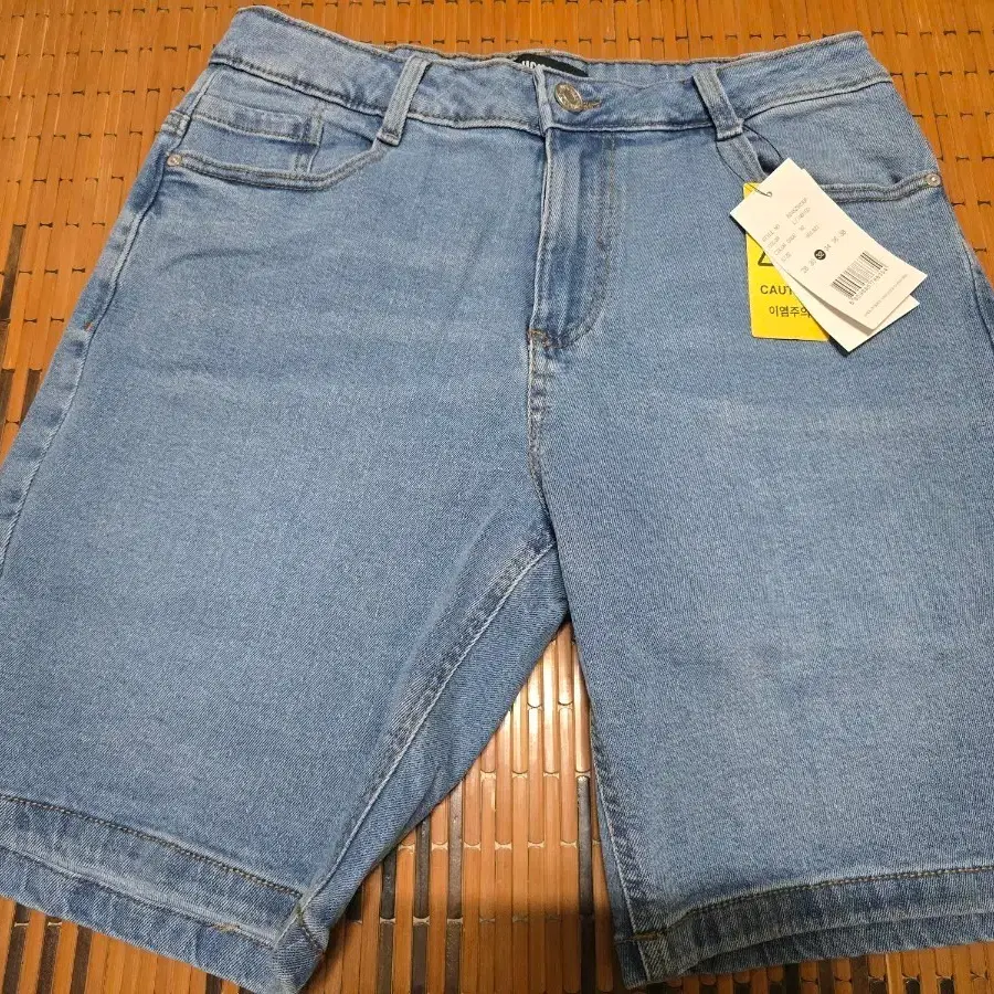 버커루 청바지 반바지 새제품