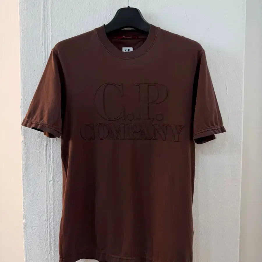 CP 컴퍼니 로고 반팔 티셔츠