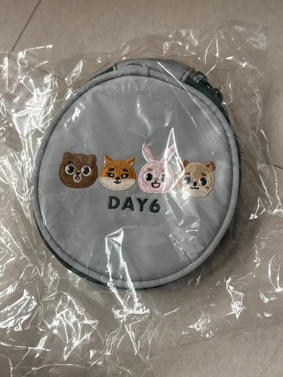 데이식스 일본MD 파우치 미개봉