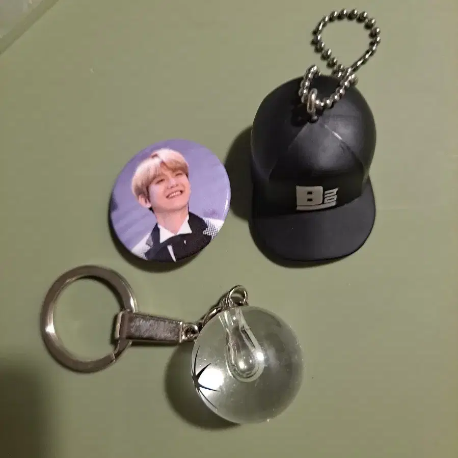 엑소 백현 키링, 뱃지