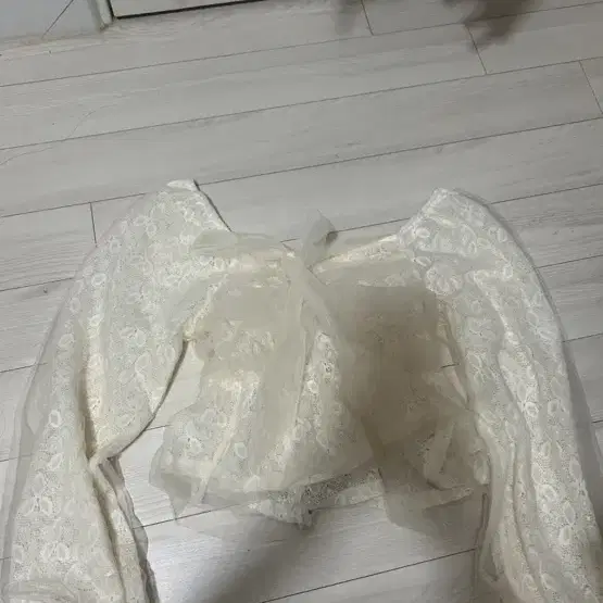 아이보리 블라우스