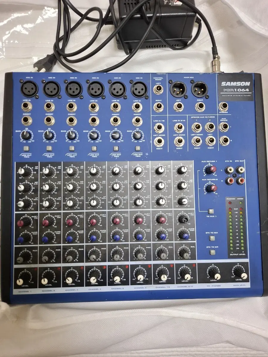 샘슨 MDR1064 믹싱 콘솔