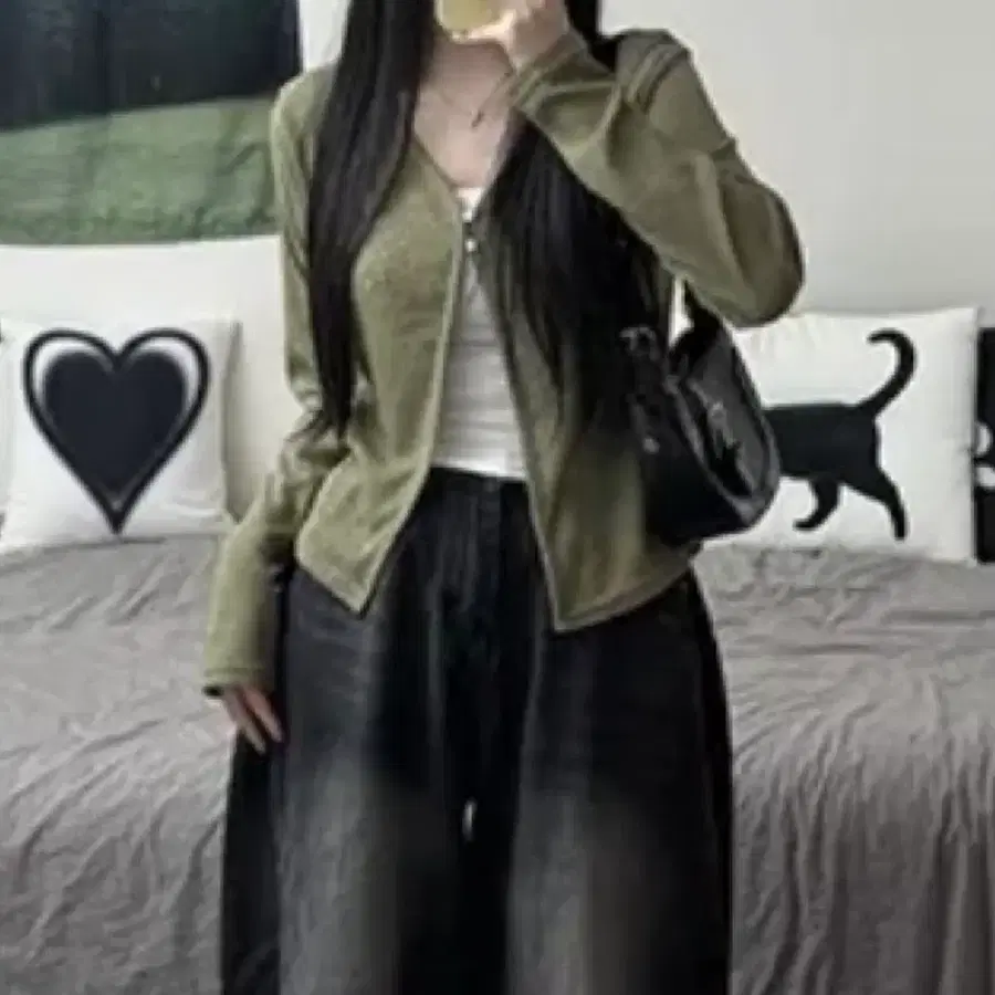 카키색 브이넥 지퍼 가디건