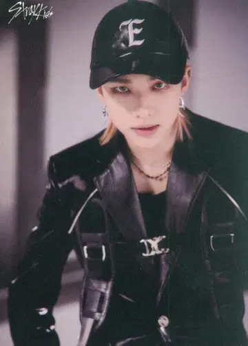 StrayKids 2023 5-STAR 현진 트레이딩 카드 1/10