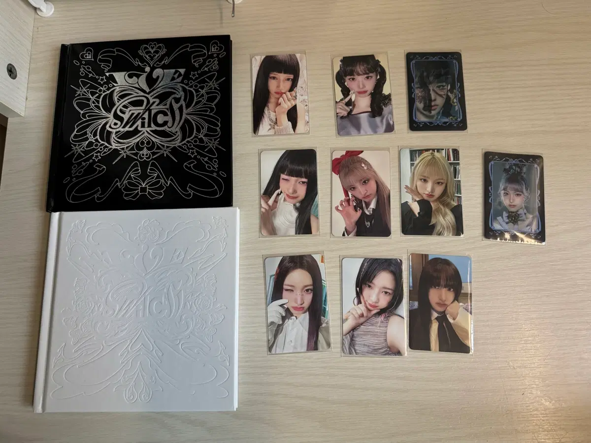 아이브 Swich 앨범과 포카 몇장