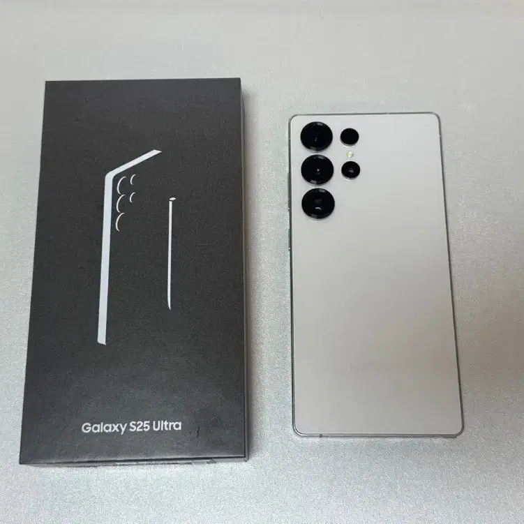 갤럭시 S25 울트라 화이트 티타늄 512GB