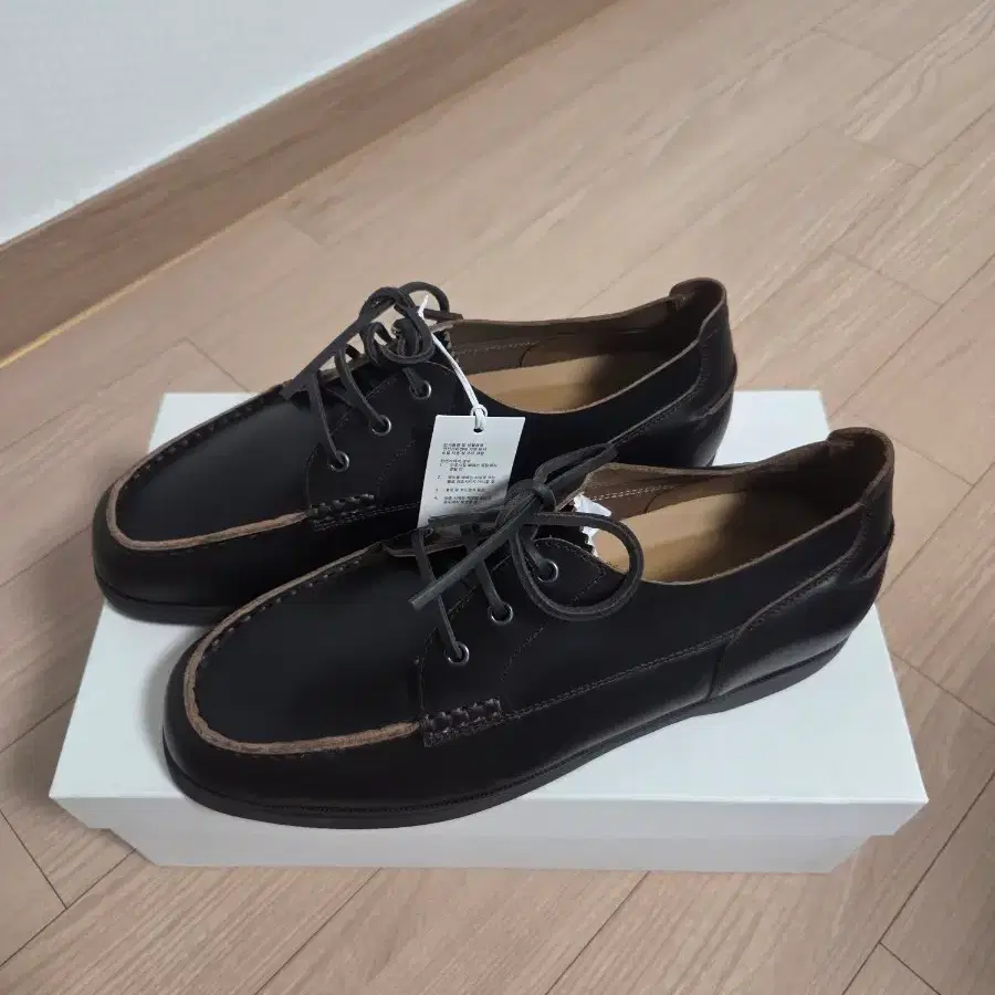 cos 보트슈즈