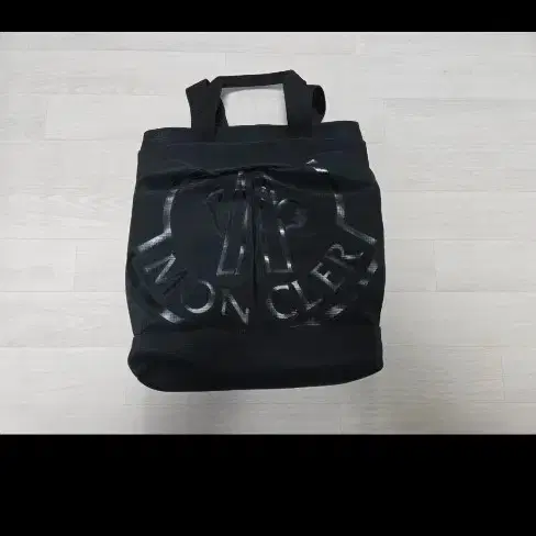 몽클레르 컷토트백 블랙