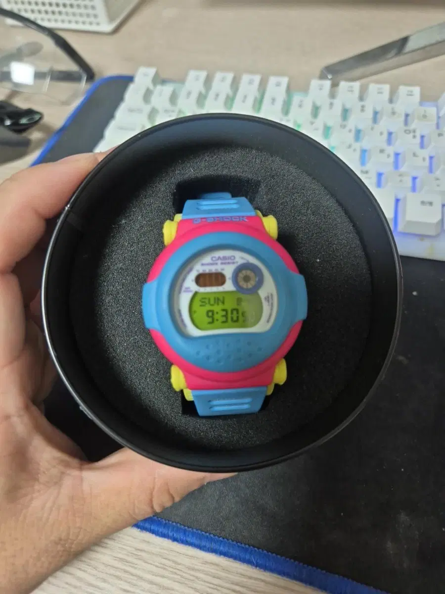 G-SHOCK 제이슨 G-001-2DR 블루/핑크/옐로 판매합니다.