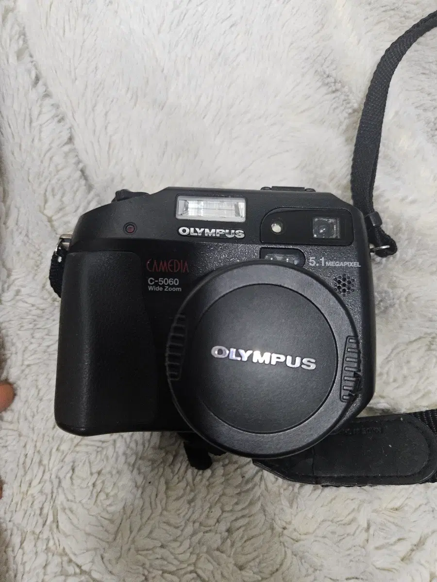 올림푸스 카메디아 C-5060 와이드줌 카메라 레트로디카