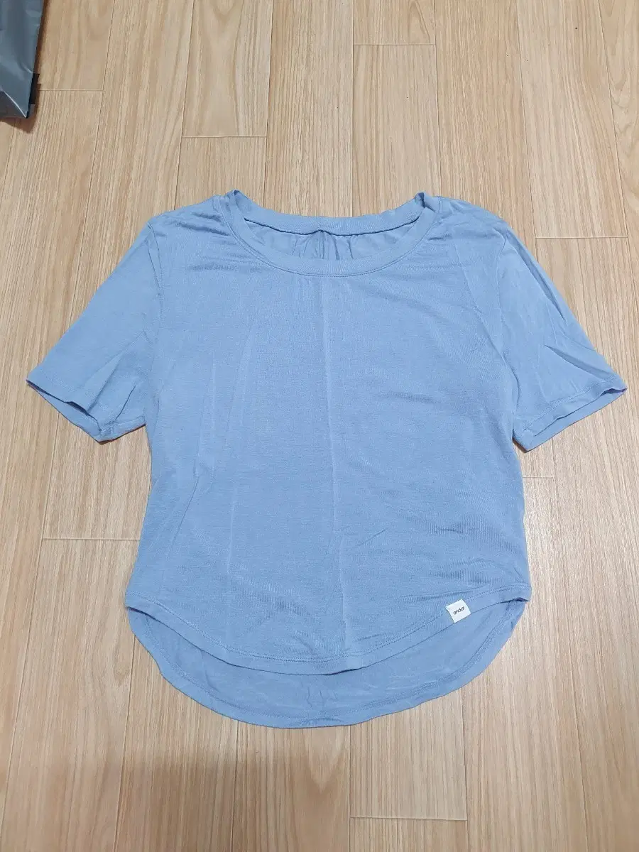 안다르 크롭 티셔츠 M