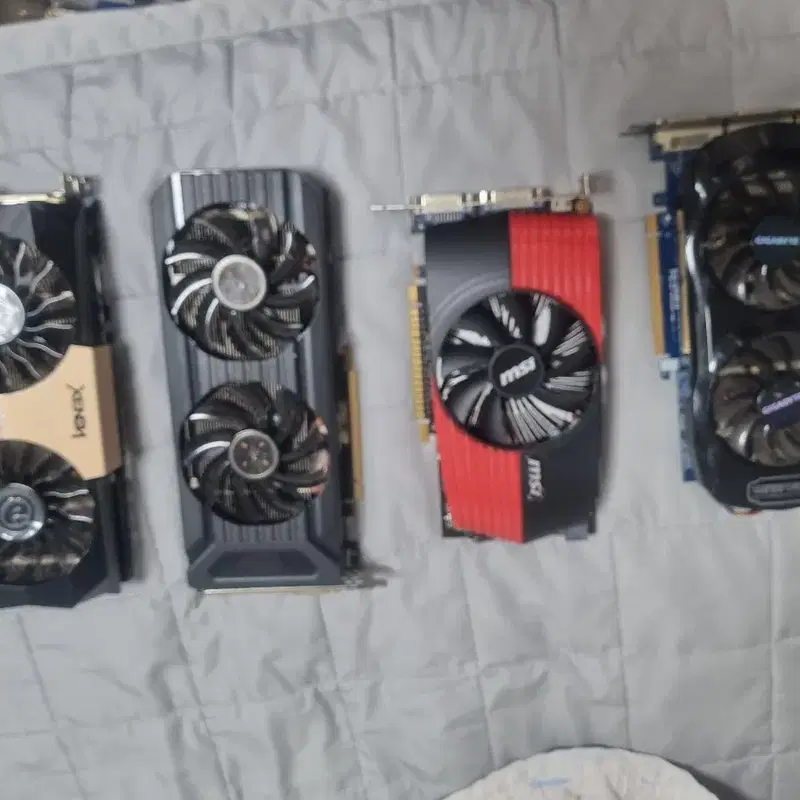 고장난 그래픽카드 1070ti 외 그래픽3장 총 4장팝니다. 묻따