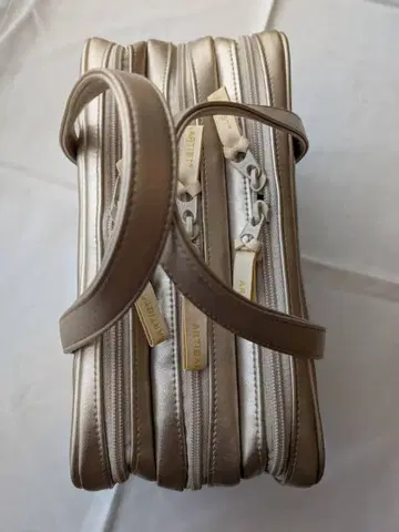 ARTISAN&ARTIST 아티스트 메이크업 파우치 대