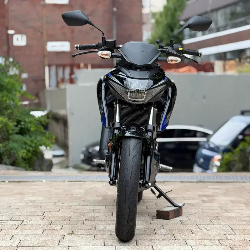 스즈키 GSX-S125 ABS 21년식 깔끔한 차량 팝니다.