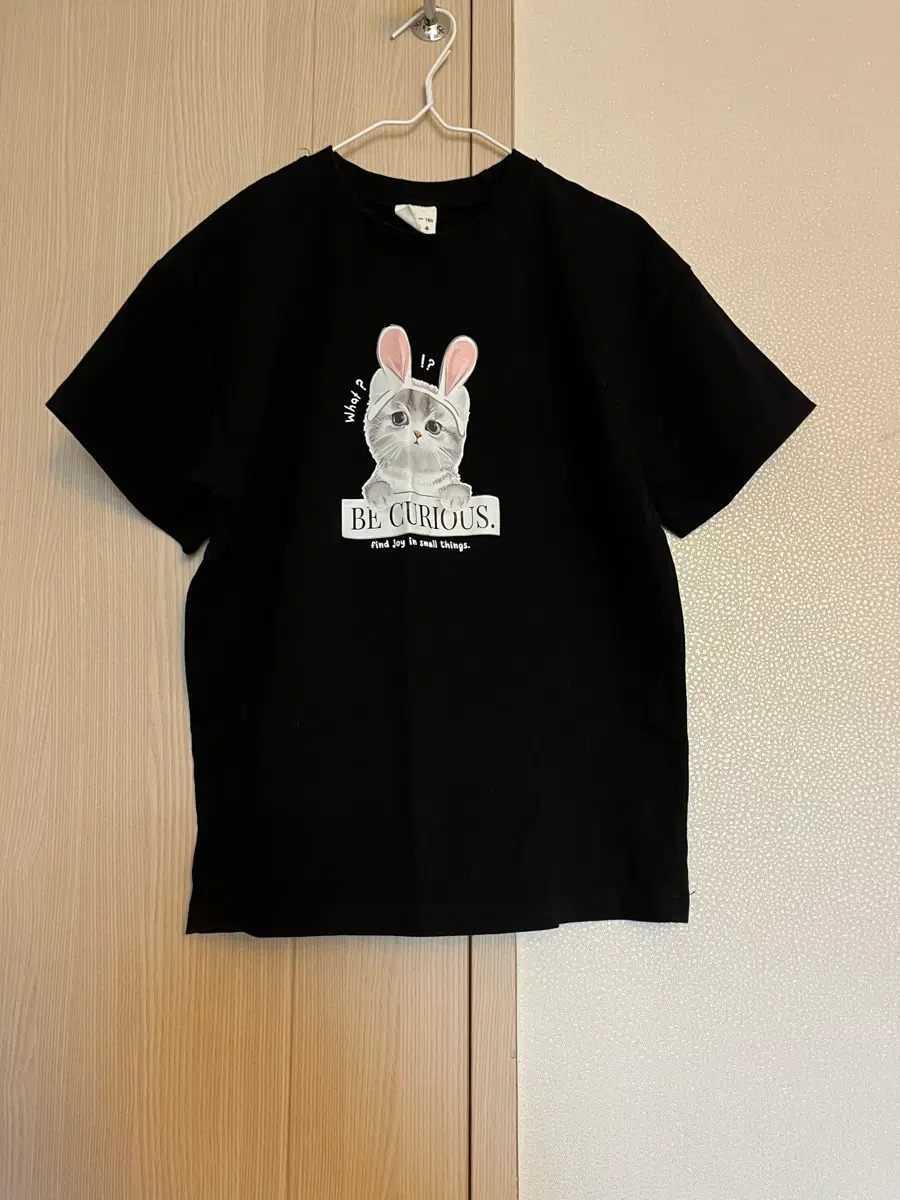 160 블랙 반팔 티셔츠 고양이 캐릭터 (KT1)