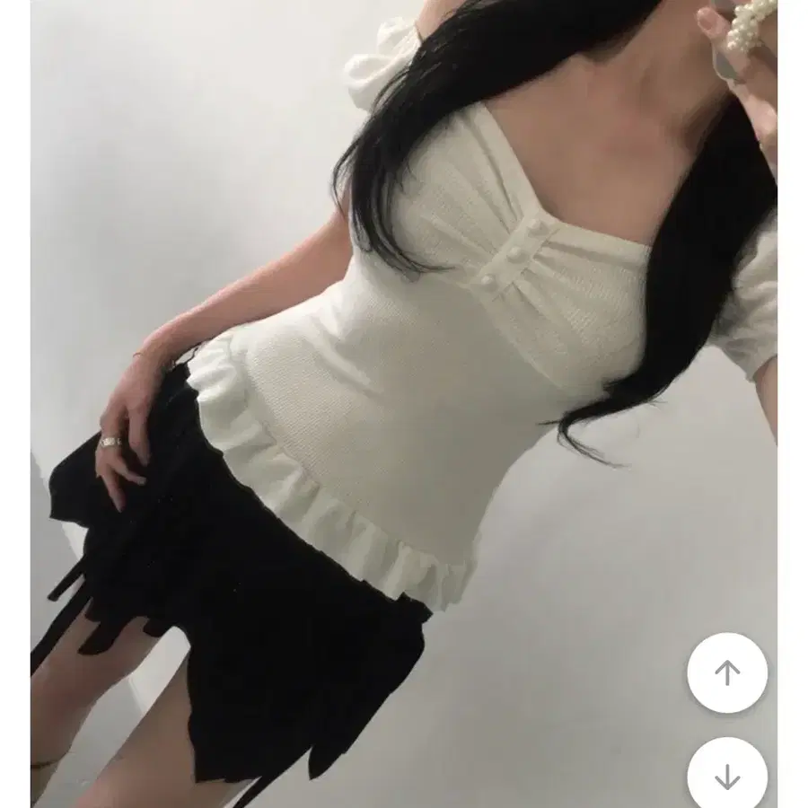 에이블리 프릴 퍼프 소매 셔링 탑 화이트