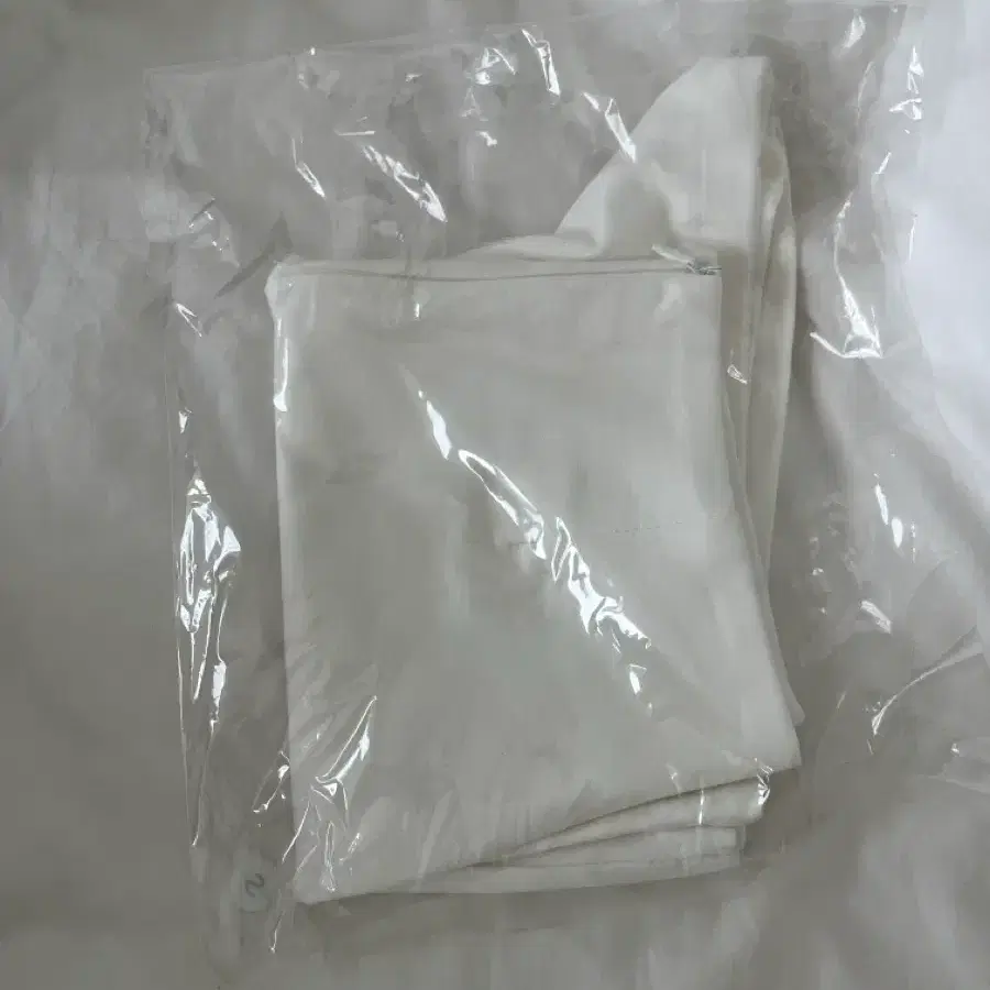화이트 숏팬츠
