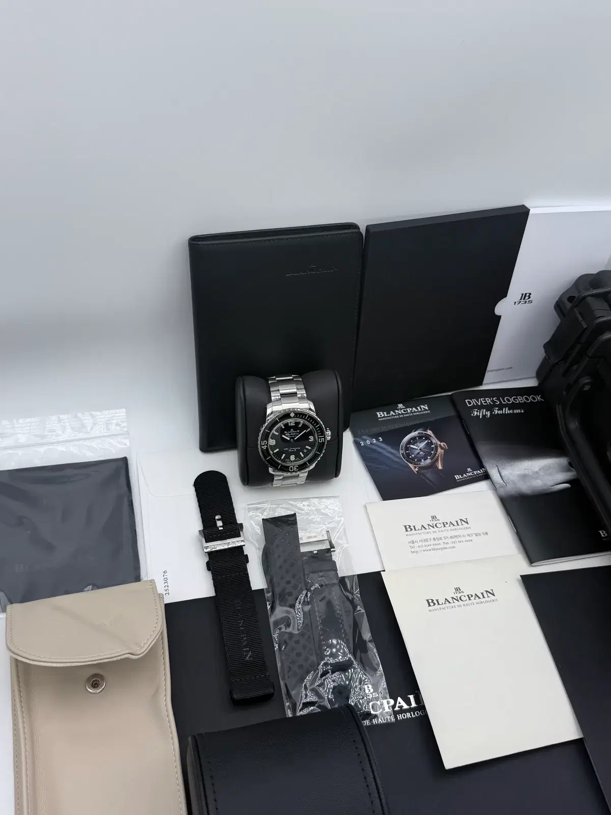 블랑팡 피프티 패덤즈 70주년 전세계 70피스 한정판 액트1 42MM 2023년06월식 추가 브레이슬릿 + 스트랩 희소성 최고 풀구성품 급매 및 교환 판매합니다.