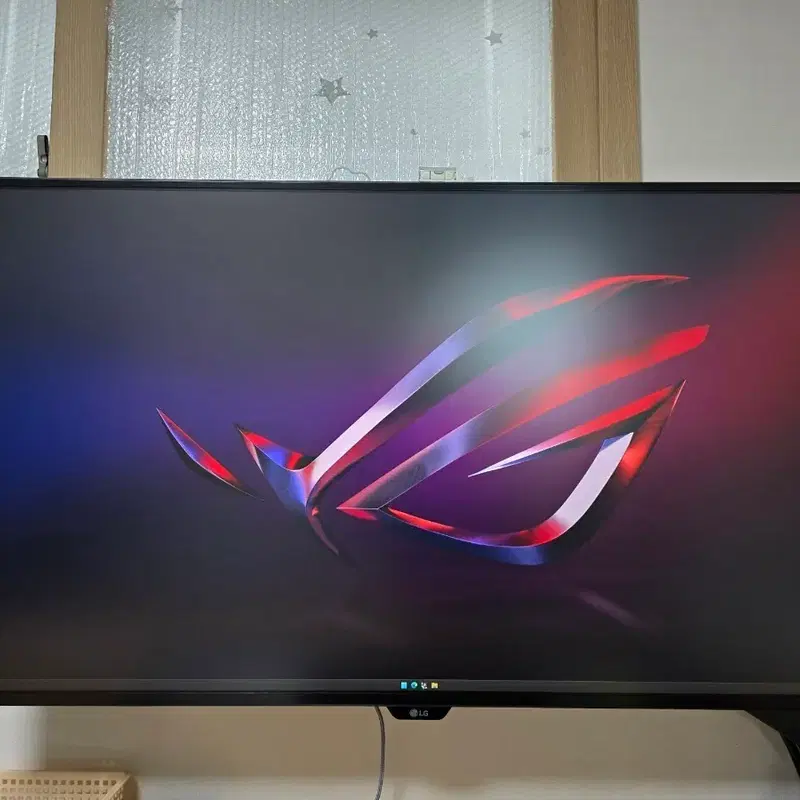 LG 43UN700 4K 모니터 팝니다