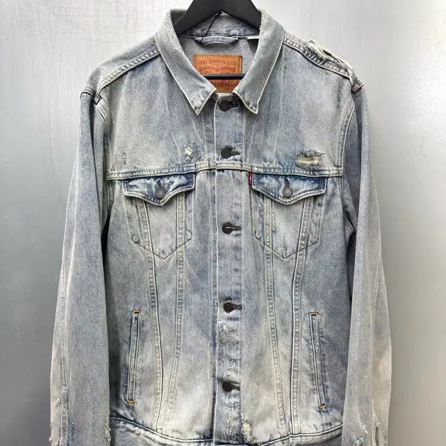 Levis 리바이스 라이트블루 디스트레스드 데님 자켓