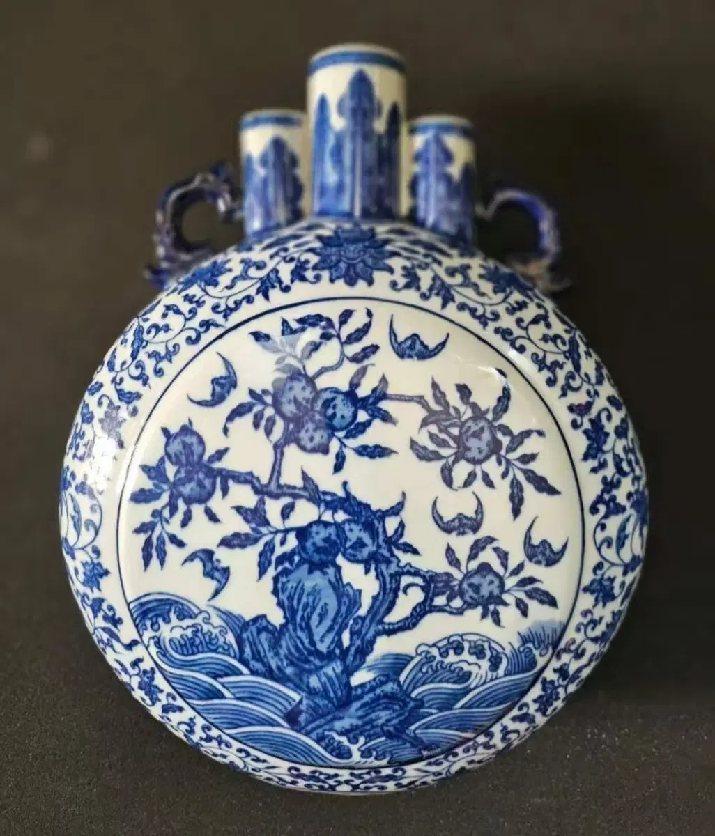 청화백자. 삼미병.