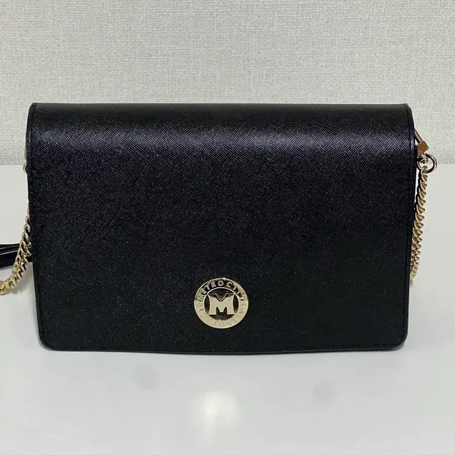 메트로시티 블랙 체인 크로스백 M193MF1200Z
