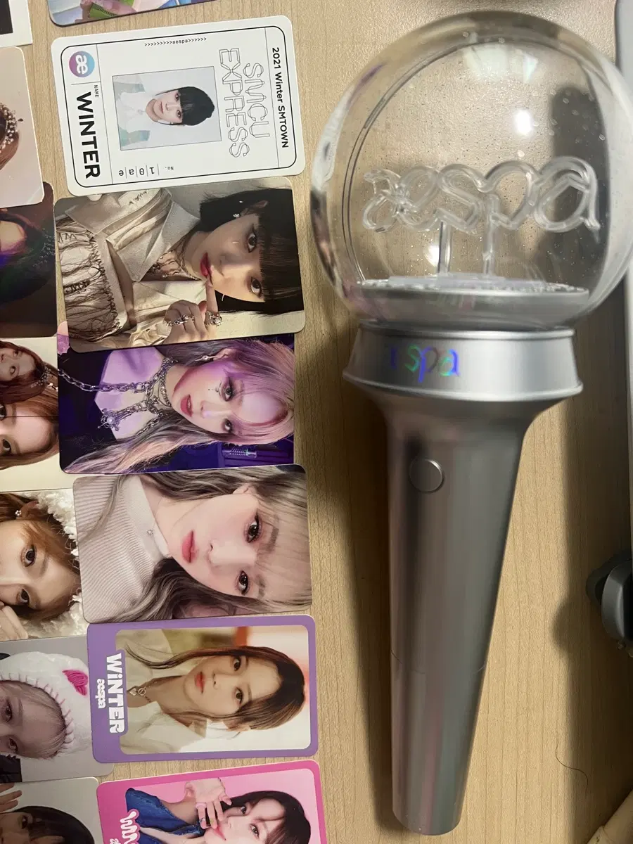 에스파 윈터, 카리나 포토카드+응원봉 일괄 양도/ 더현대팝업, 2023시그, 럭키드로우