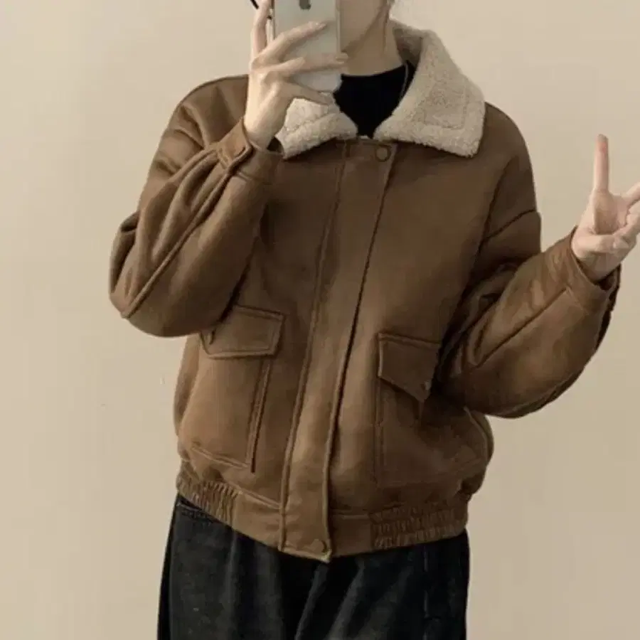 카멜색 무스탕