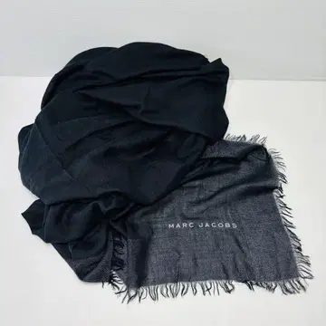MARC JACOBS Neiman Marcus x Target 콜라보 스톨
