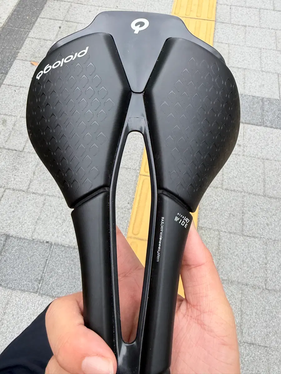 프롤로고 스크래치 m5 티타늄 레일 안장