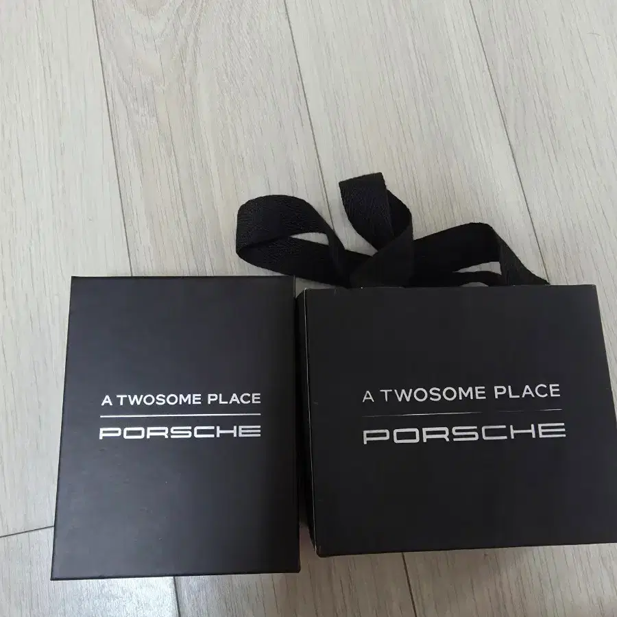 A TWOSOME PLACE 포르쉐 콜라보 키링