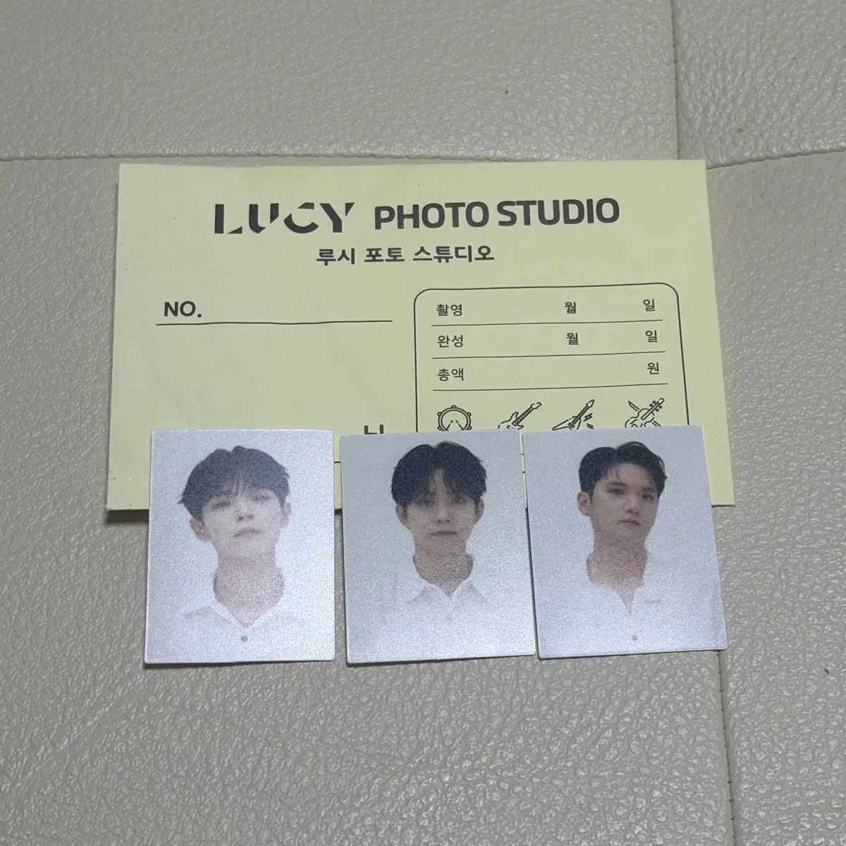 루시 후즈팬 증명사진 일괄 판매