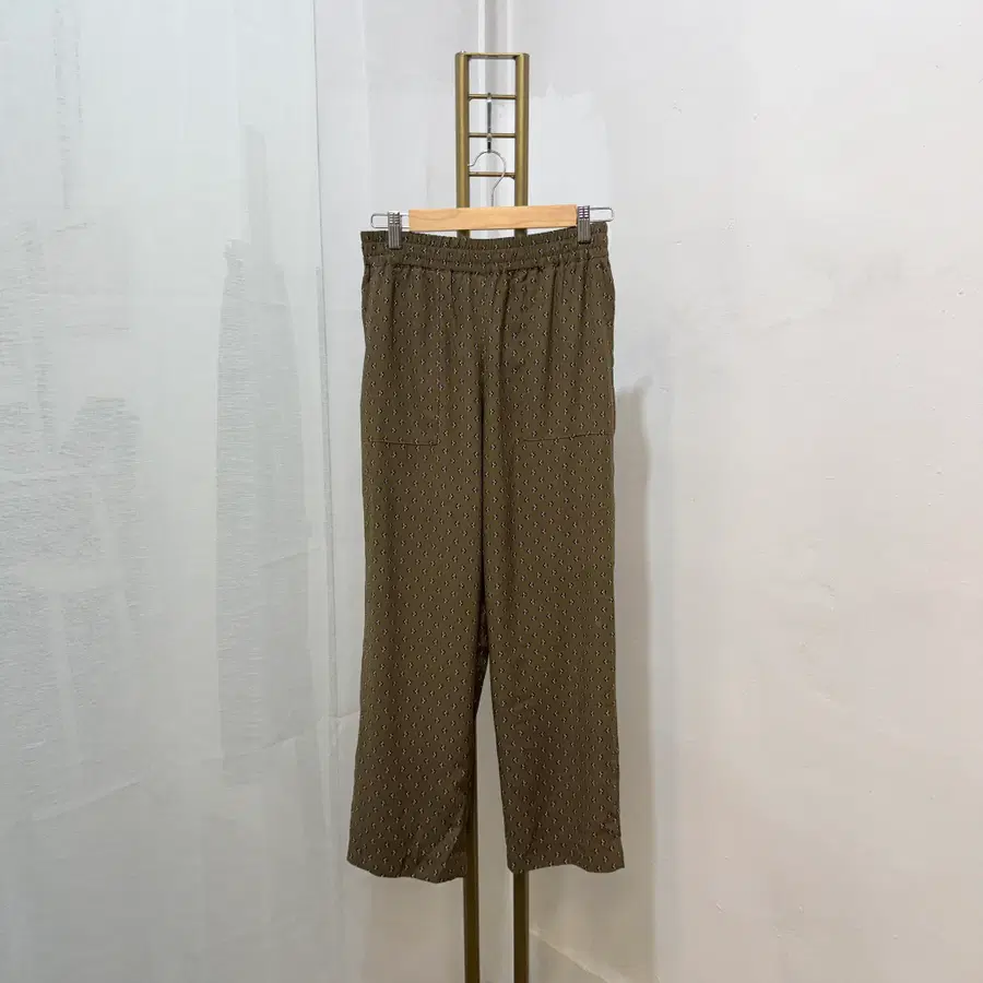 (66)리스트 lIST 프린팅 밴딩슬랙스 나일론바지 5094