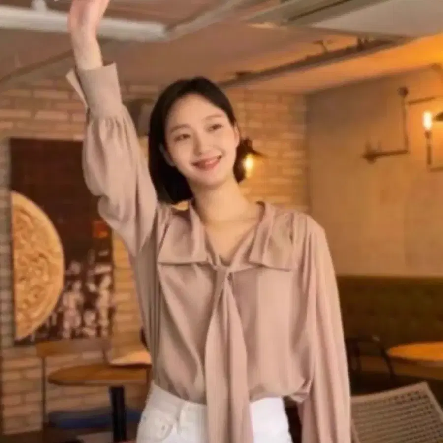 상태 최우수) 렉토 나우시아 스카프 블라우스 베이지