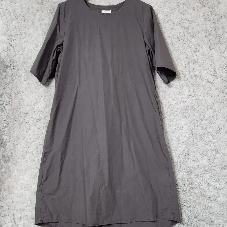 J818 [F] Pigment 반팔 면 원피스