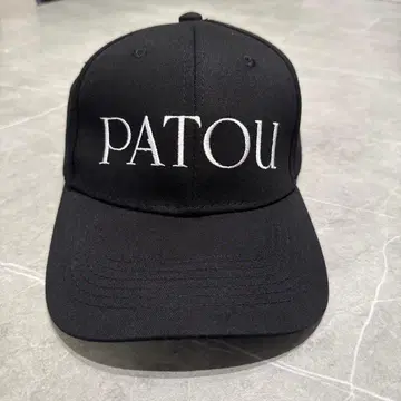 PATOU 로고 자수 야구 모자 블랙