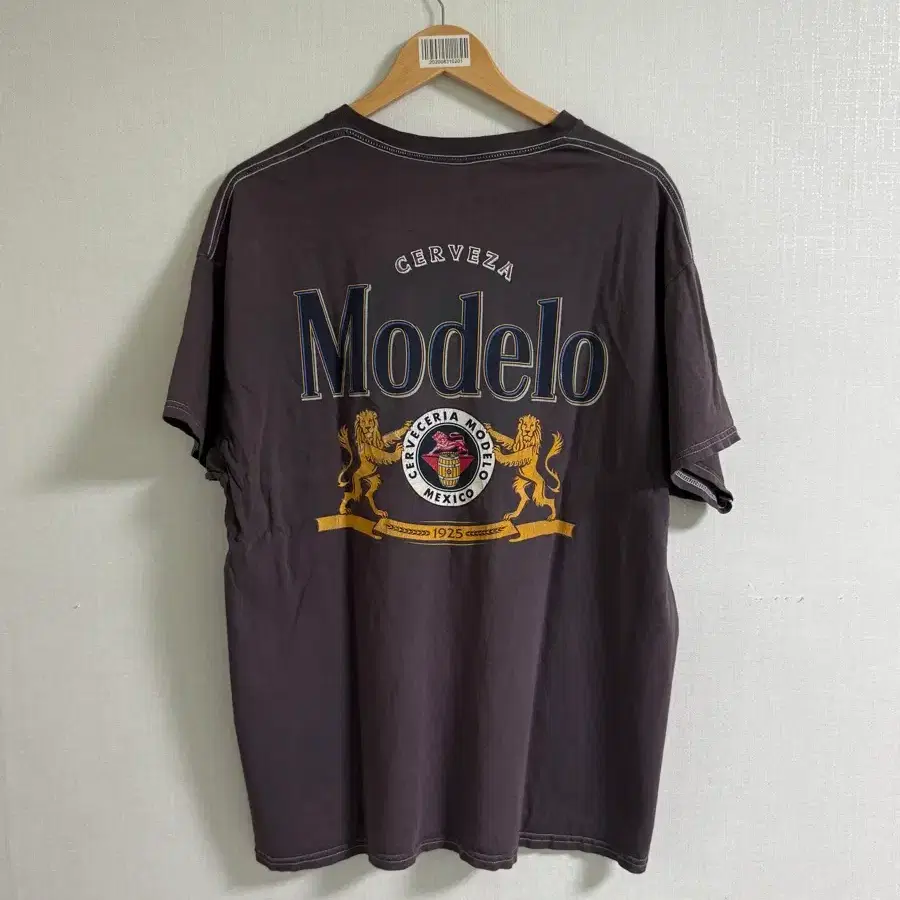 00s modelo 멕시코 맥주 브랜드 굿즈