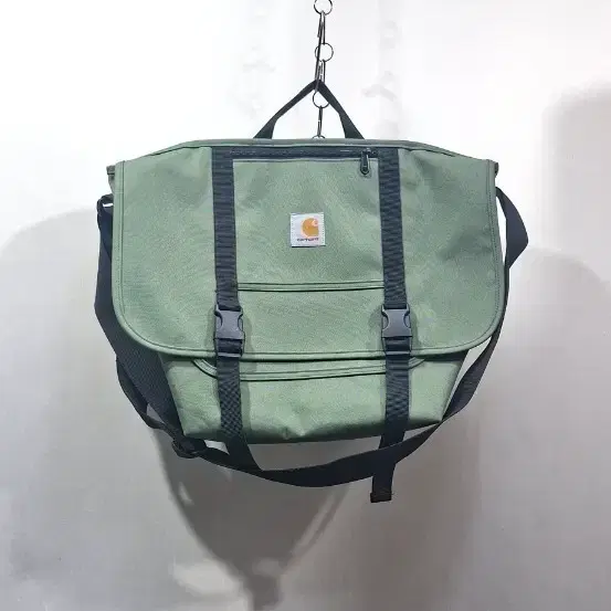 새상품 칼하트 WIP 파슬백 메신저백 크로스백