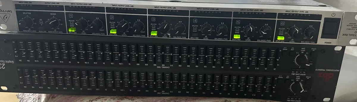 베링거 ULTRALINK PRO MX882 8채널 스플리터/믹서