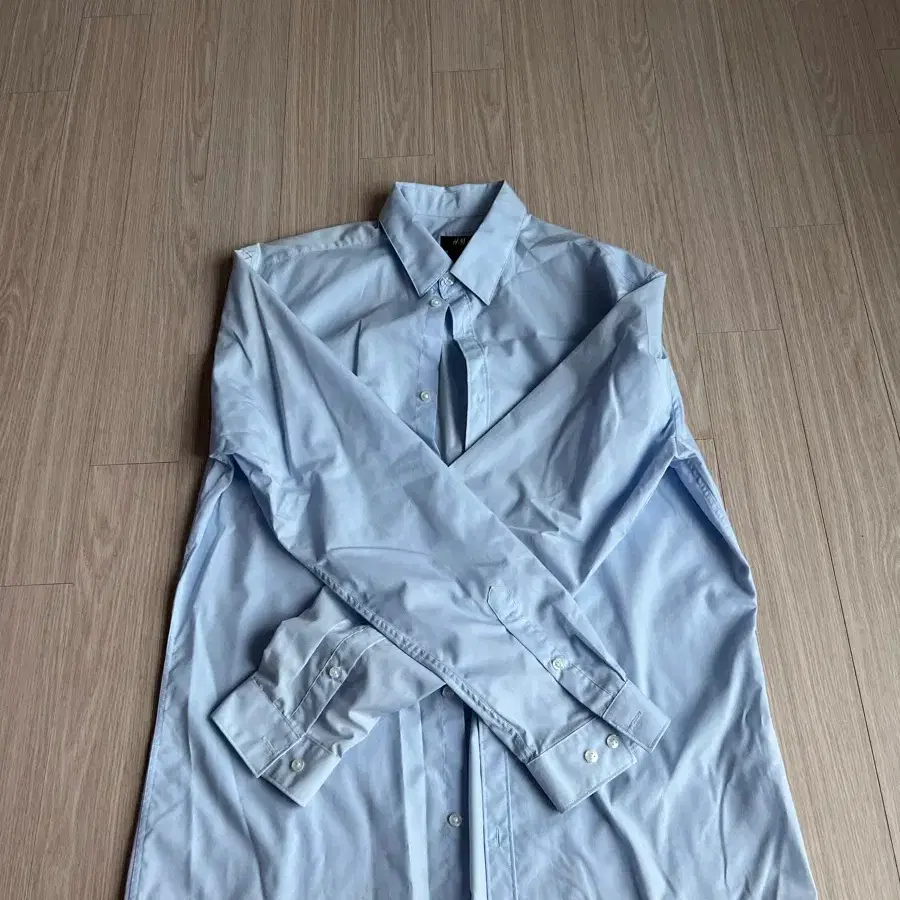 H&M 블루 셔츠 긴팔 거의새상품 105 XL 저렴히 팝니다