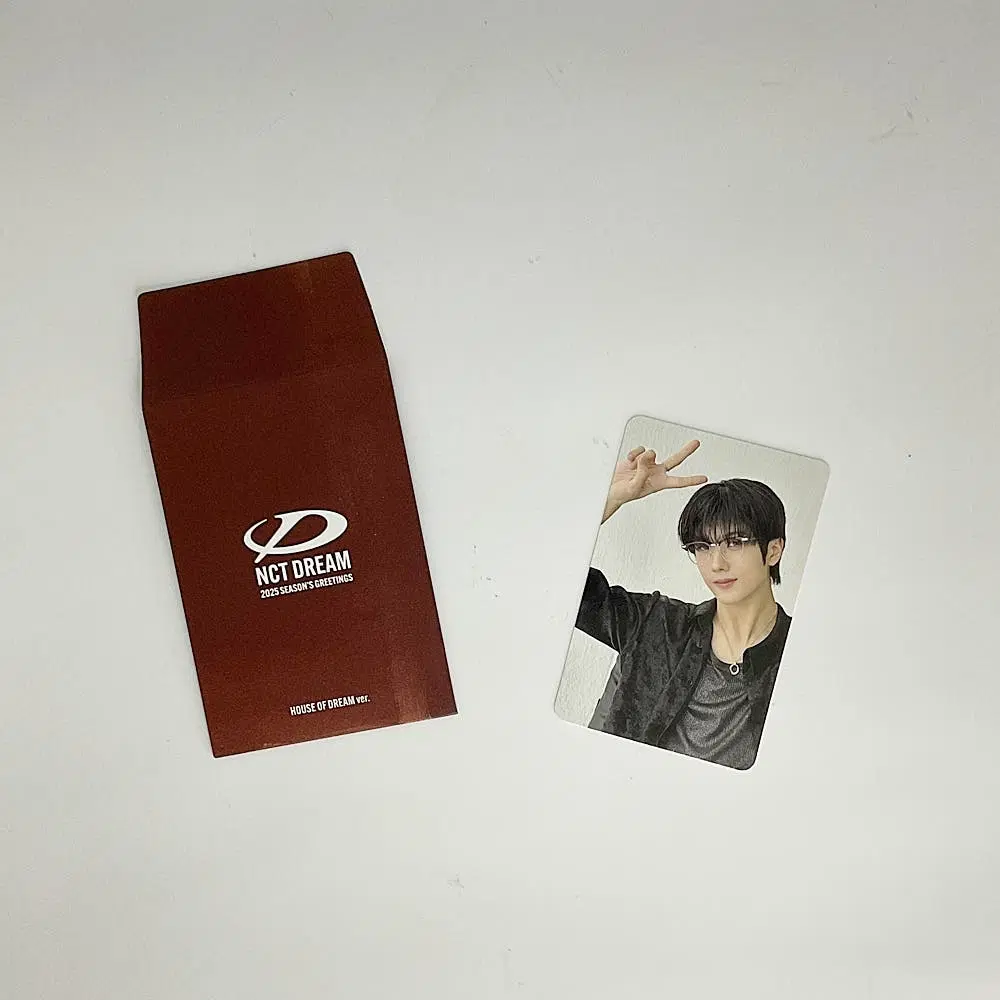 엔시티드림 지성 2025 시즌그리팅 포토카드 트레이딩카드 B_1 NCT DREAM JISUNG 2025 SEASON'S GREETINGS PHOTOCARD B_1